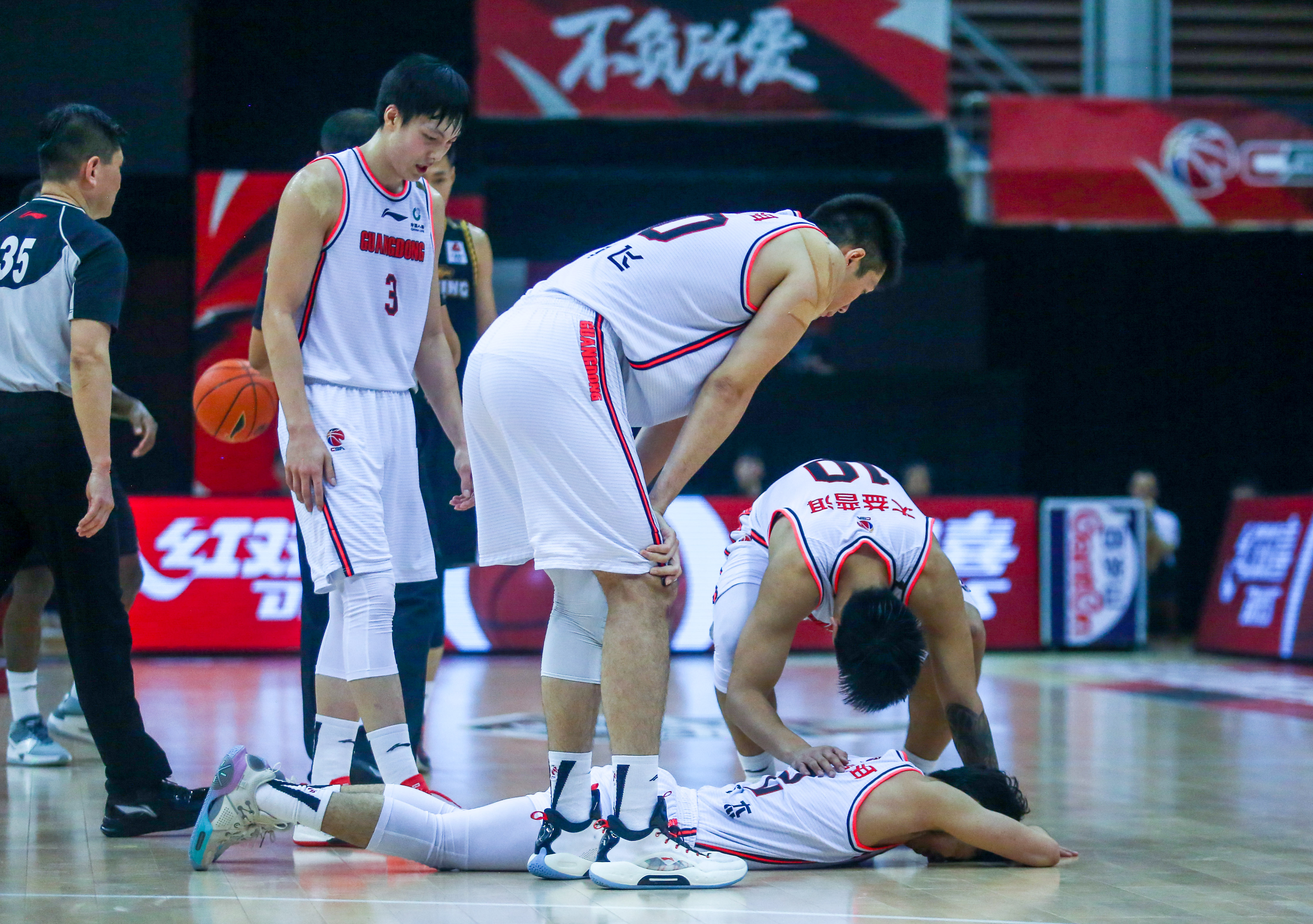 开拓者队紧急补强，备战下一轮的简单介绍