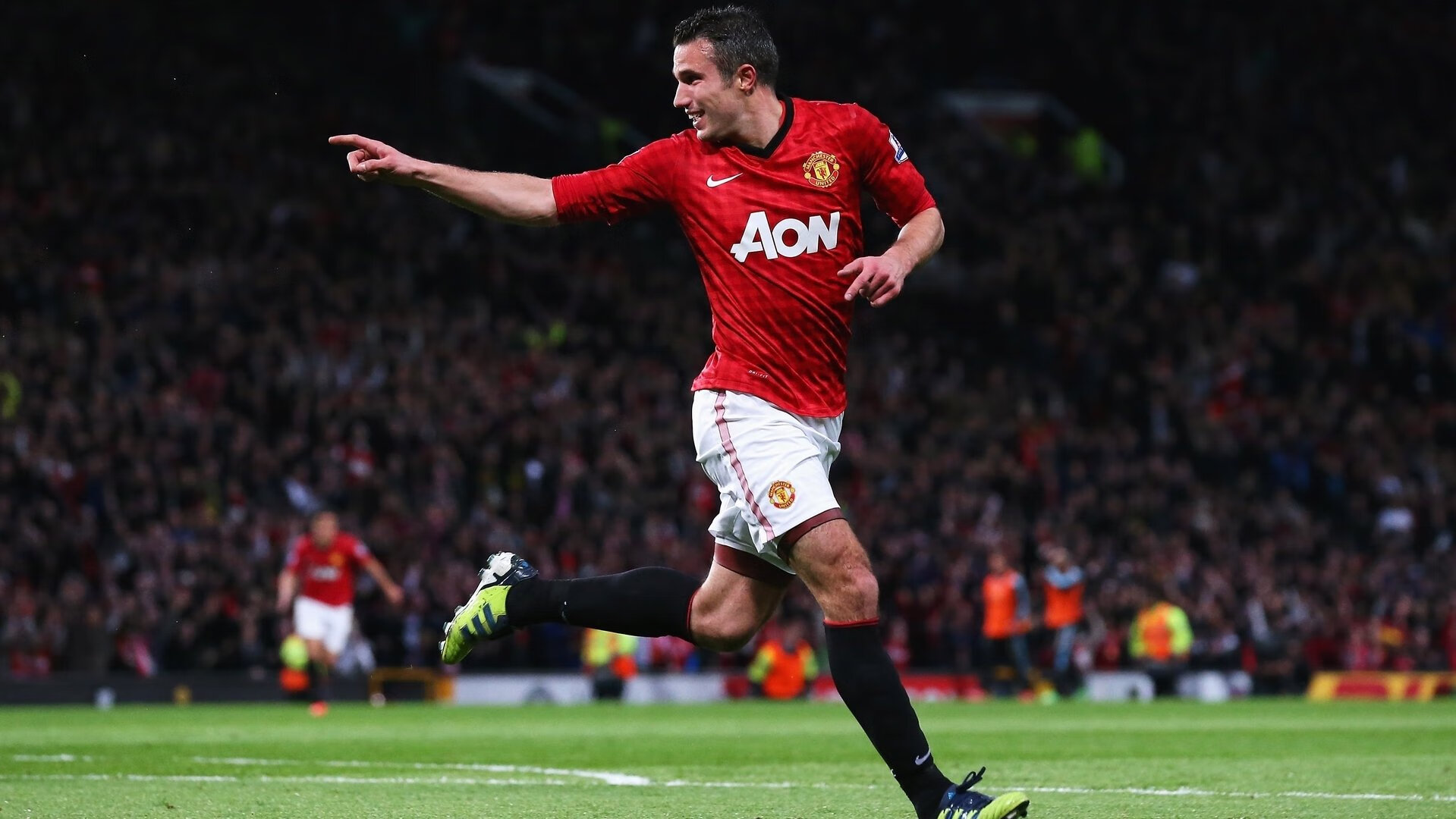 佩德里生涯之夜照亮诺坎普，利物浦血拼加拿大新星引援战