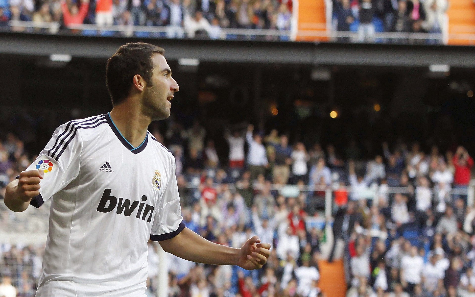 梁靖崑状态火热助阵，波兰队惊险绝杀葡萄牙队